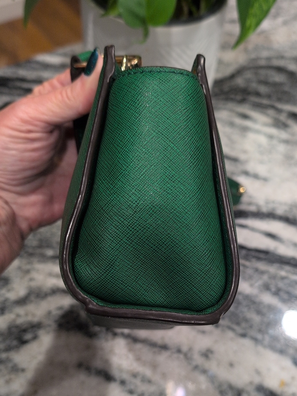Michael Kors Green Crossbody Bag with Gold Hardware - Picture 4 of 9